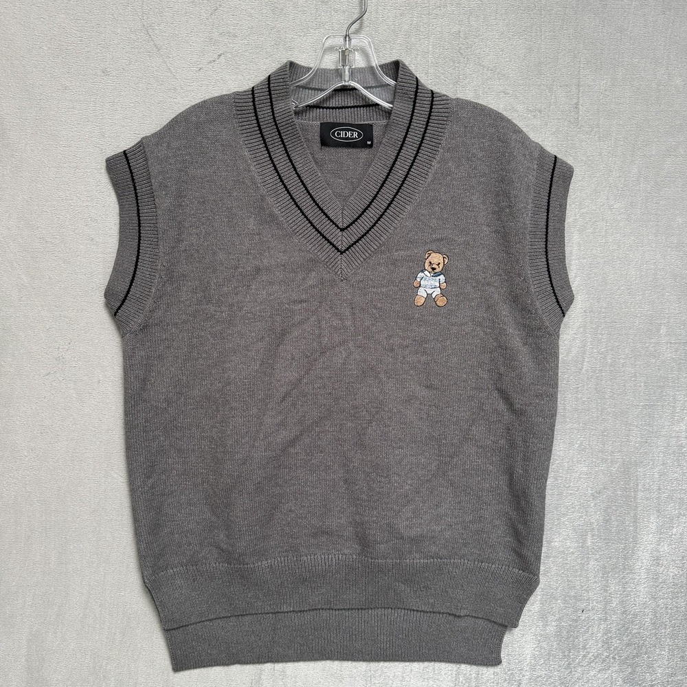 Cider Sweater Vest Womens Medium Gray V Neck Teddy Bear Preppy Knit Embroidered